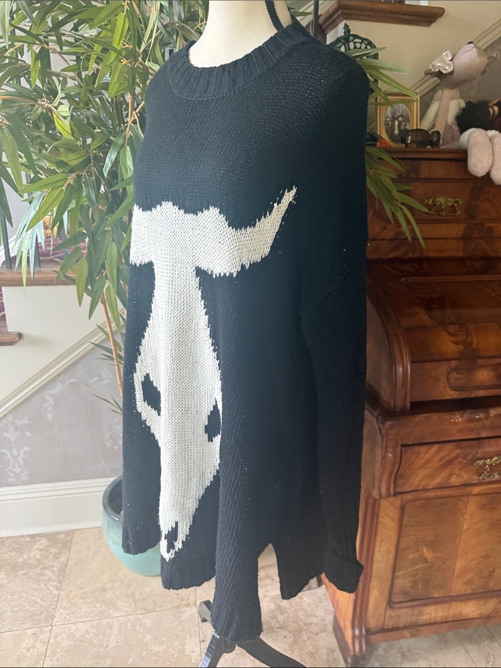 Show Me Your Mumu oversized Fireside sweater in black-and-white Large - Picture 5 of 10